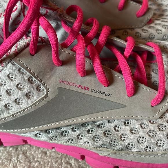 Reebok Smoothflex Cushrun Breast Cancer Awareness - Picture 3 of 7
